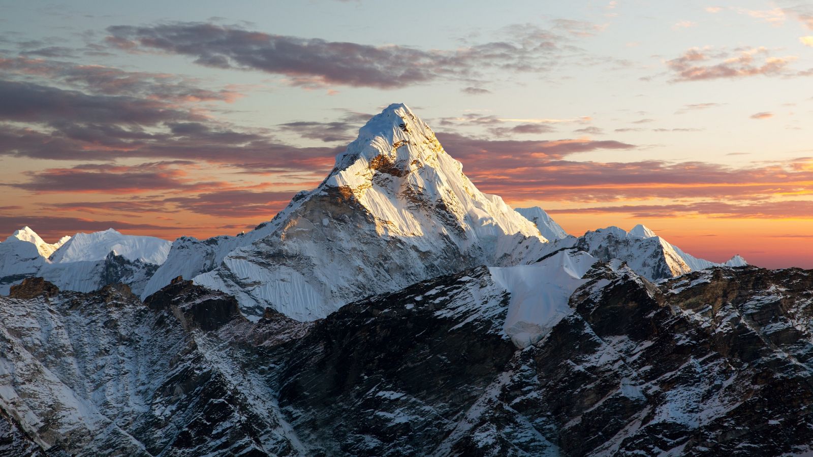 ¿Cuánto mide el Everest? Lo analizamos con realidad aumentada