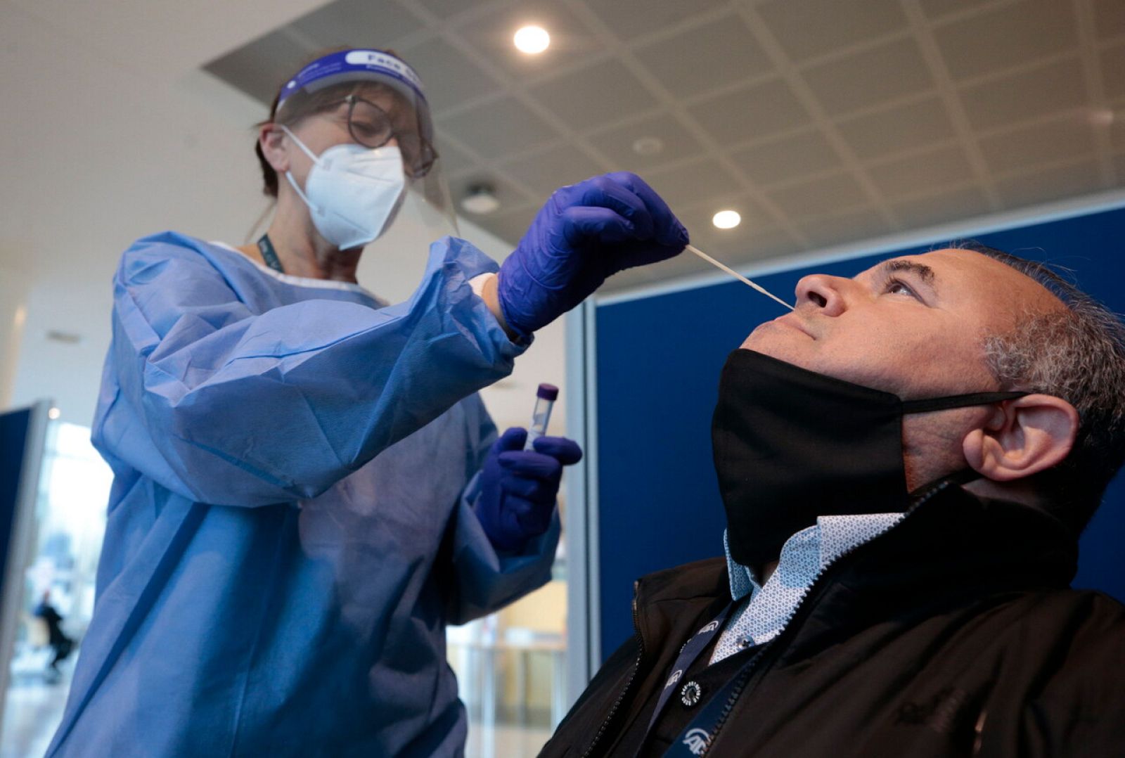 ¿Qué pruebas se están utilizando para detectar el coronavirus? | Ver