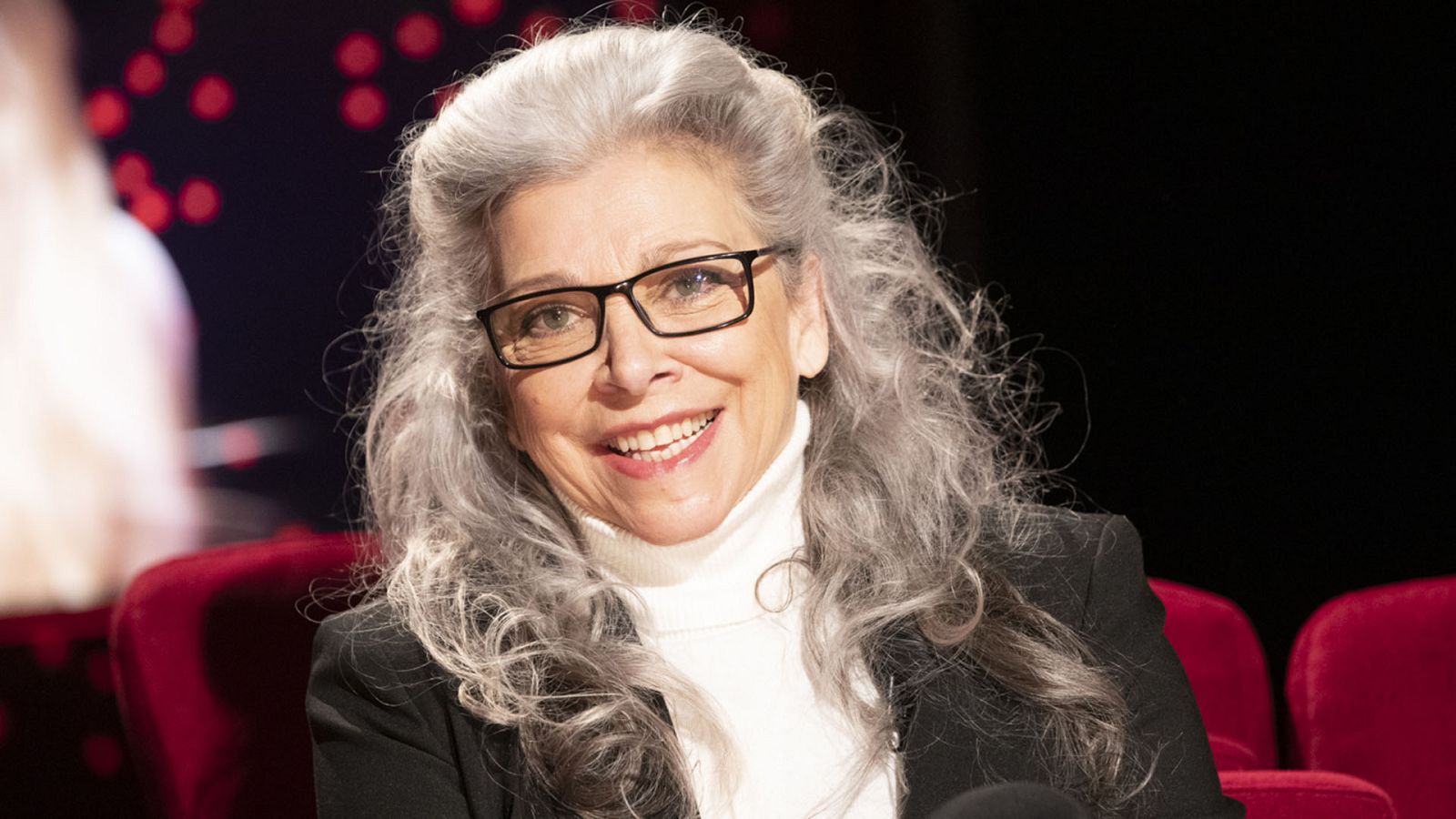 Atención Obras - Celebramos con Kiti Mánver su premio en Málaga y su nueva película, El inconveniente - ver ahora