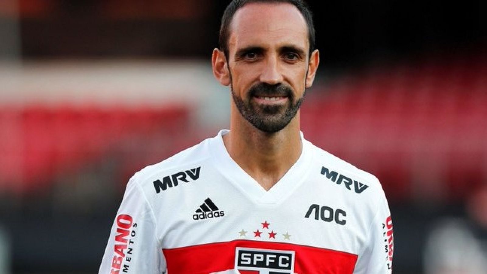 Juanfran: "Si el Atleti sigue así puede ser campeón"