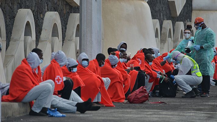 Telediario 1 - Así se realizan los traslados de migrantes desde Canarias a otros puntos de España