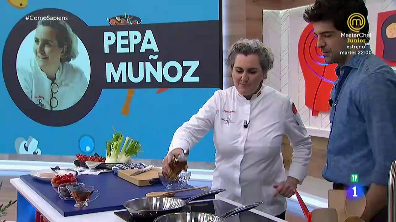 Pepa Muñoz cocina lubina con salsa de hinojo, tomates y olivas | Ver