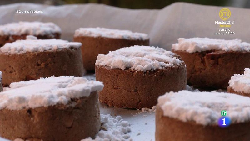 Polvorones de gofio con almendra y turrón de fiestas canario | Ver