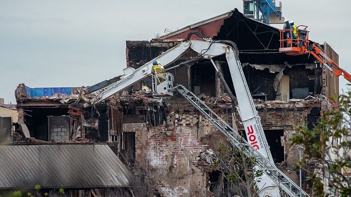 Telediario 1 - Encuentran una cuarta víctima mortal en la nave incendiada en Badalona