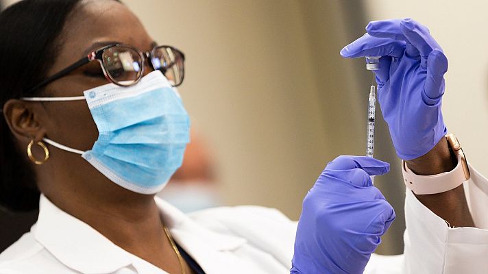 Telediario 1 - Llegar a la vacuna "sin una nueva ola de COVID"