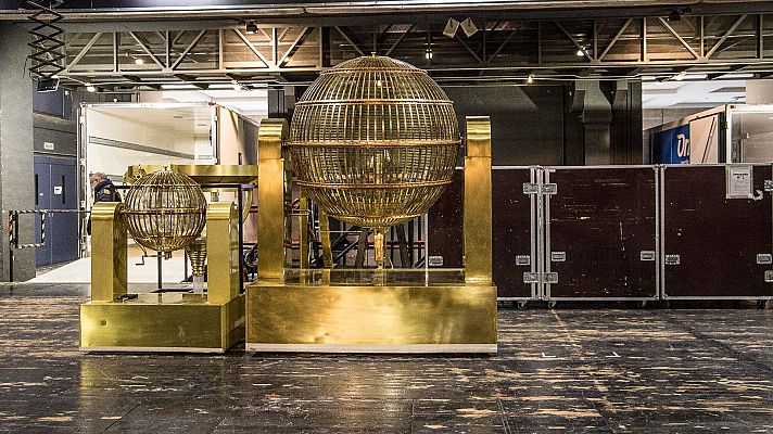 Telediario 1 - Los bombos de la Lotería de Navidad llegan al Teatro Real bajo el protocolo 'anti-COVID'
