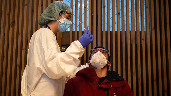 Telediario 1 - Nueva subida de la incidencia en España a pocos días de la Navidad