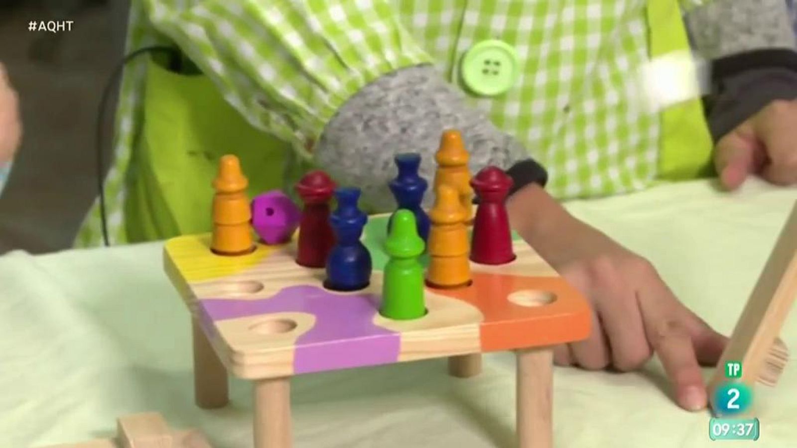 Los que trabajan en los juegos de mesa - Aquí hay trabajo | Ver