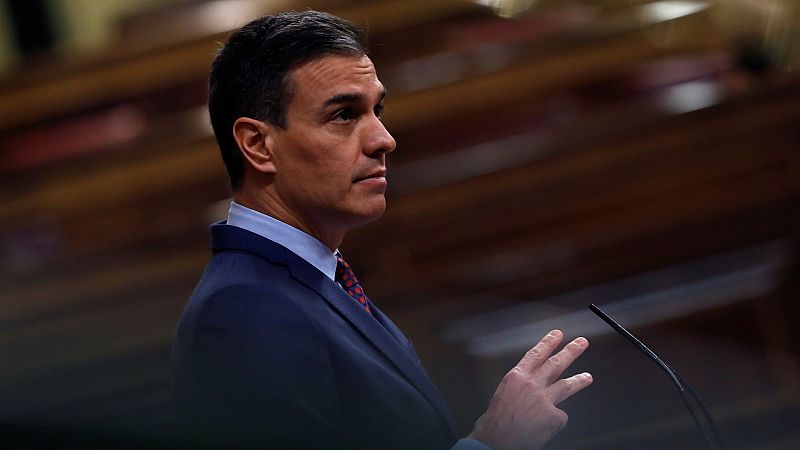 Sánchez pide "no abrir la puerta a la tercera ola" ante una oposición que le reprocha su gestión