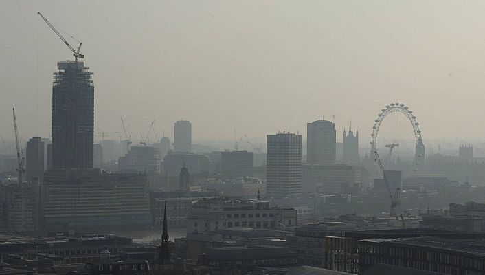 Telediario 1 - Una sentencia pionera admite que la polución influyó en la muerte de una niña de 9 años