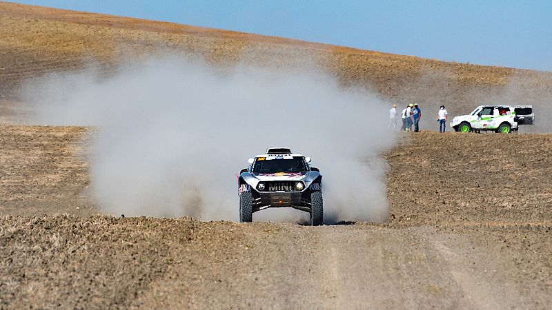 Carlos Sainz: "Nuestro coche en el Dakar creo que va a ir mejor que el año pasado"