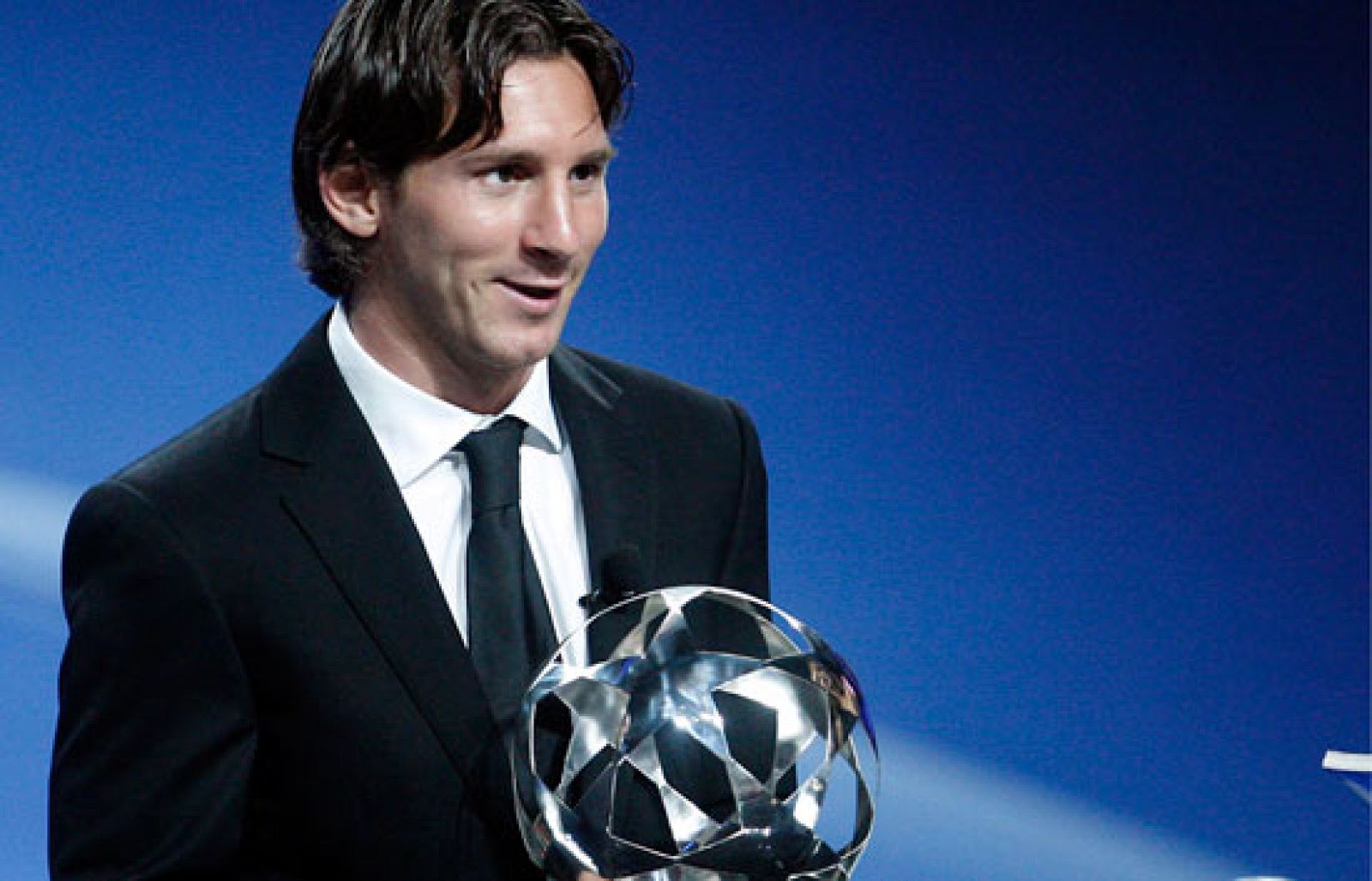 Messi, MVP y mejor delantero de la Champions - Champions League | Ver