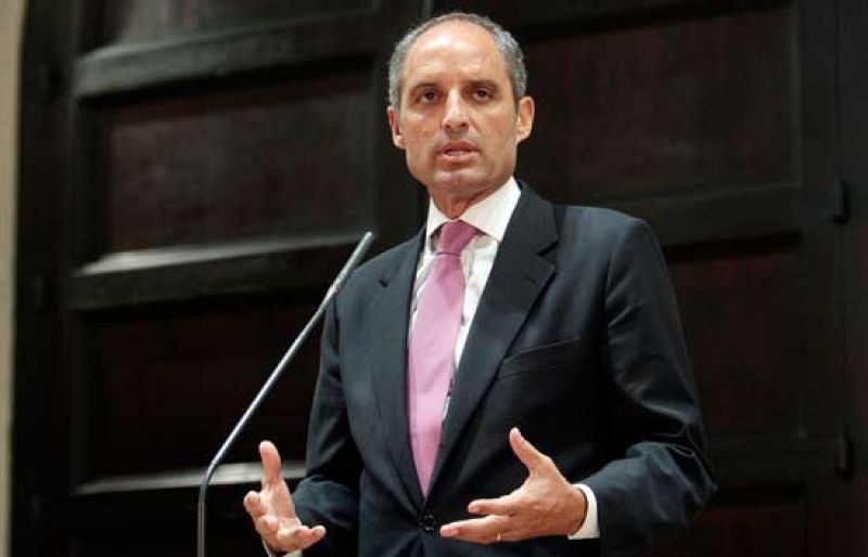 Camps remodela el Gobierno sin cambiar las caras | Ver