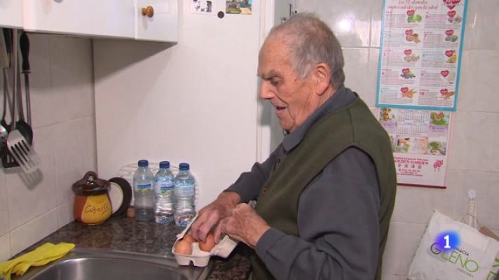 Telediario 1 - Los vecinos del barrio del Culubret, en Figueres, denuncian los constantes cortes de luz