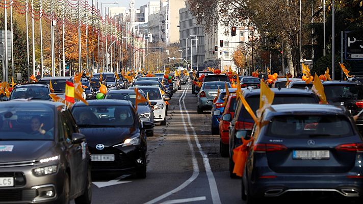 Telediario 1 - La educación concertada vuelve a llenar las calles de coches para protestar contra la 'ley Celaá'