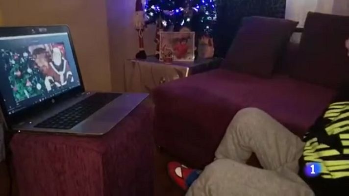 Telediario 1 - Regalar ilusión, en estas fechas, a los niños que padecen una enfermedad de larga duración es también parte importante de su tratamiento