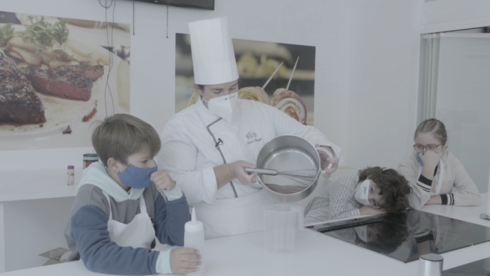 MasterChef Junior - Esferificaciones de aceituna y de yogurt con Laura Tamayo