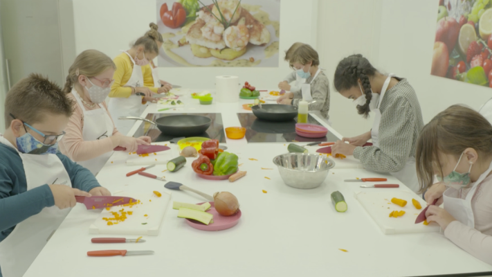 MasterChef Junior - Los aspirantes aprenden los cortes principales de cocina