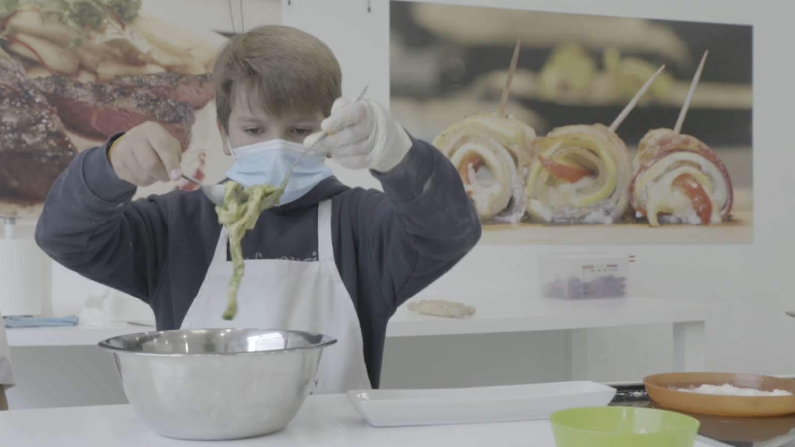 Los aspirantes aprenden a elaborar pasta fresca | Ver