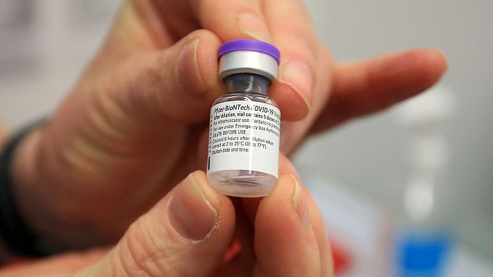 Telediario 1 - Pfizer y Moderna creen que las vacunas sí protegen contra la nueva cepa