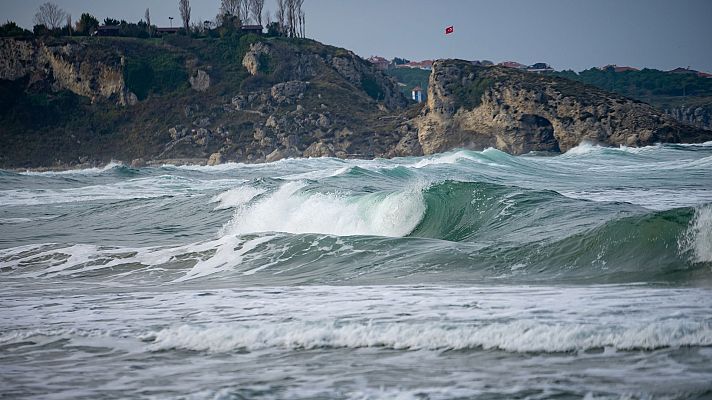 El tiempo - Viento fuerte o con intervalos de fuerte en el litoral de Galicia