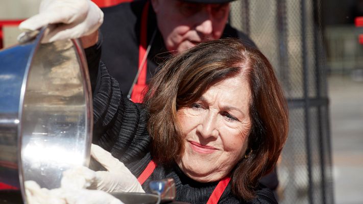 MasterChef Abuelos - El equipo rojo prepara helado con nitrógeno