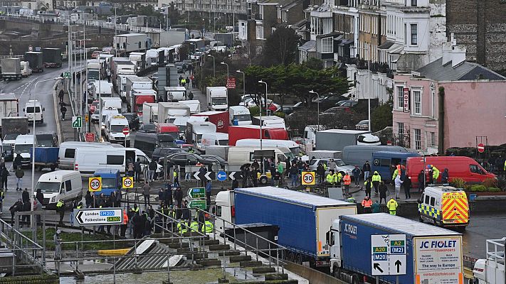 Informativo 24h - Manuel Pérez, camionero atrapado en el Reino Unido: "El problema es hacerse la PCR, esto va a llevar muchas colas"