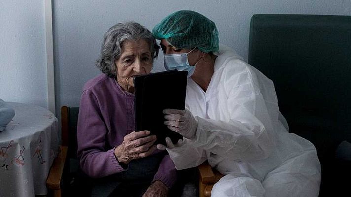 Telediario 1 - Una Nochebuena atípica para muchos mayores que se quedan en la residencia por miedo al coronavirus