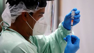 Coronavirus - Espa�a comenzar� las vacunaciones de COVID-19 en situaci�n de riesgo extremo - Telediario 1 | Ver