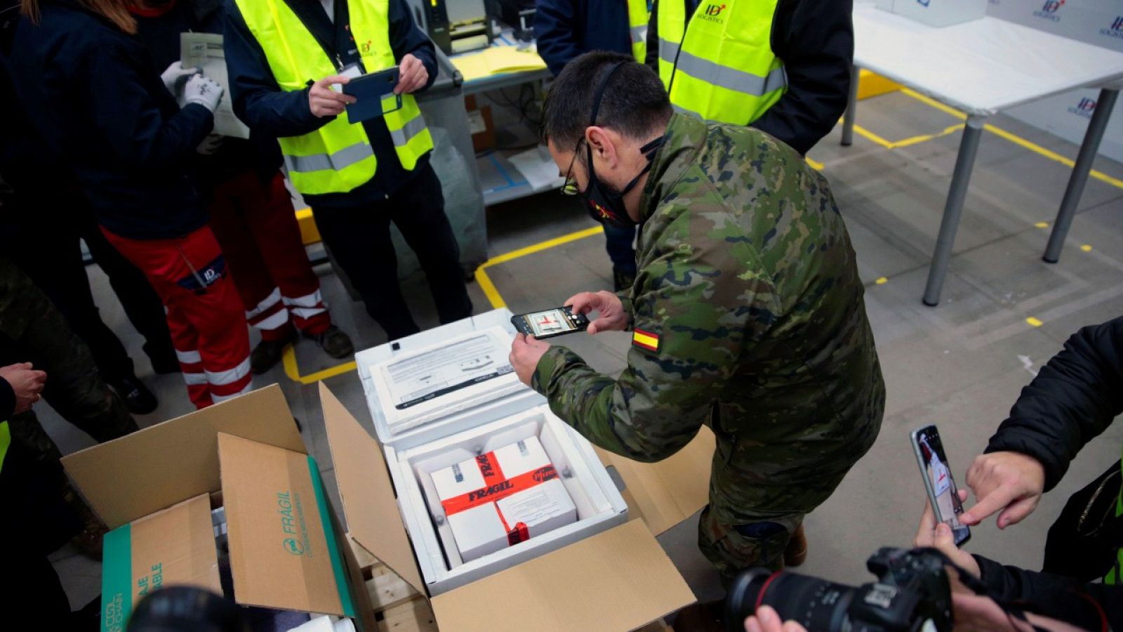 La vacuna contra el coronavirus llega a España bajo fuertes medidas de seguridad | Ver