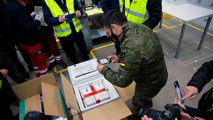 Telediario 1 - La vacuna contra el coronavirus llega a España bajo fuertes medidas de seguridad