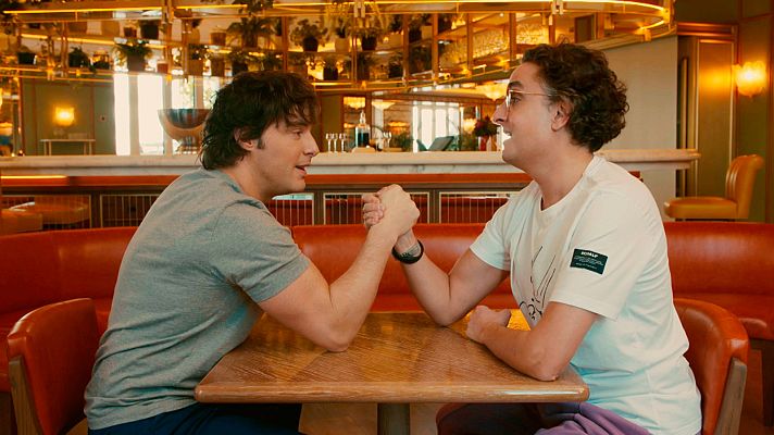 NavidadesRasé - Josie echa un pulso a Jordi Cruz en el primer programa