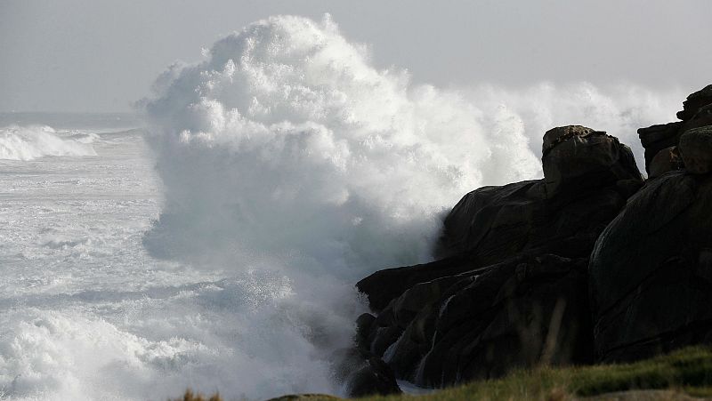 'Bella' dispara la alerta por oleaje y precipitaciones