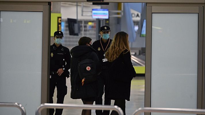 Informativo 24h - Simón advierte que es "esperable" más casos de la cepa británica en España y señala que aún no está claro su mayor transmisibilidad