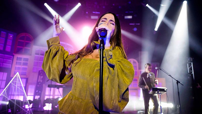 Cachitos Fest - Rigoberta Bandini canta "In Spain We Call It Soledad"