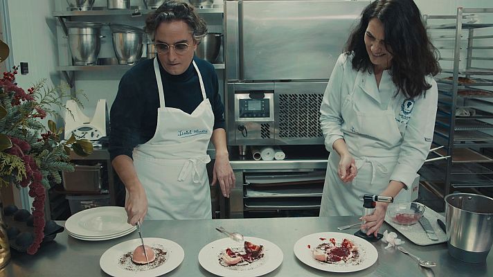 NavidadesRasé - Navidades Rasé - Josie prepara un postre inspirado en Jackie Kennedy