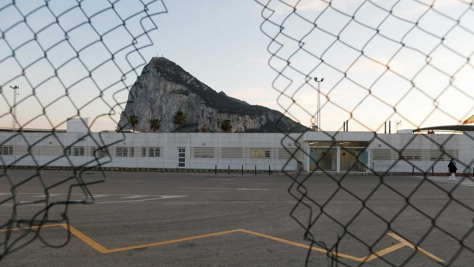 España y Reino Unido alcanzan un principio de acuerdo para evitar un 'Brexit' duro en Gibraltar