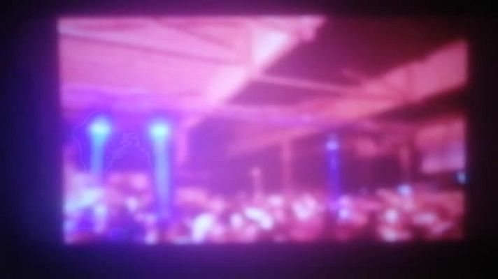  - Imatges de l'interior de la 'rave' en una nau abandona de Llinars del Vallès