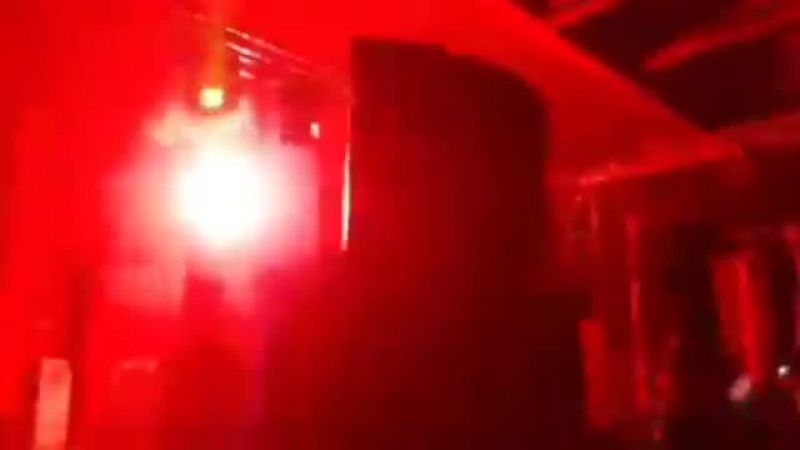 Centenars de persones participen en una festa il·legal a Llinars del Vallès | Ver