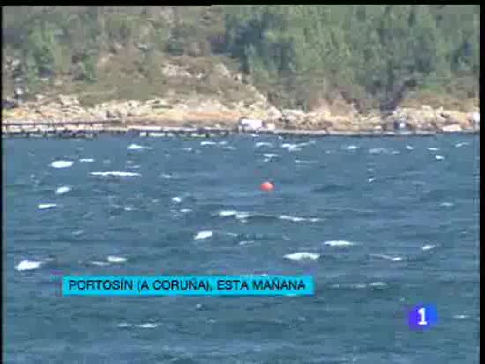 Los servicios de salvamento han rescatado este sábado el cuerpo de un marinero que falleció esta madrugada tras naufragar el pesquero "Furacán" que con tres tripulantes a bordo faenaba cerca de la costa en Portosín, en el ayuntamiento coruñés de Po