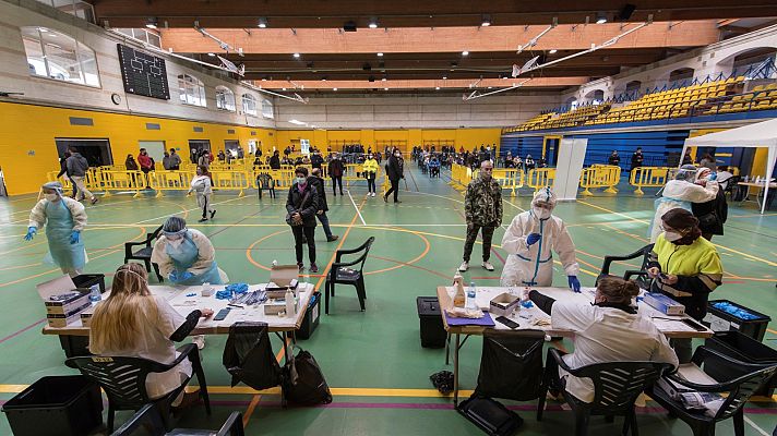 Telediario 1 - Las comunidades autónomas endurecen las restricciones