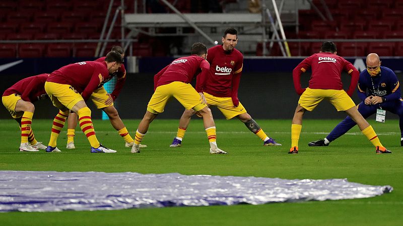 El Barça espera de los resultados de las PCR tras los positivos de dos ayudantes de Koeman