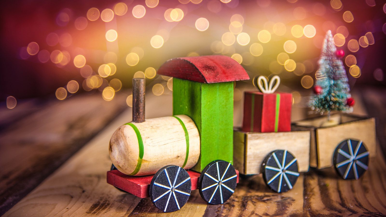 Aquí La Tierra - Cambiamos los juguetes caros por magia