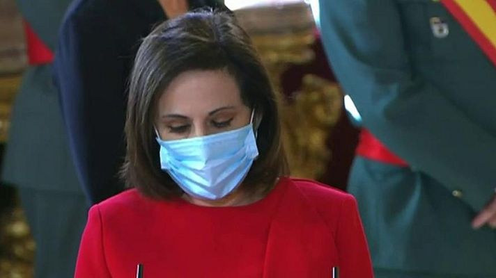 Informativo 24h - Robles rechaza "la intolerancia y los delirios" de los militares retirados que hablaban de "pronunciamientos" en un chat