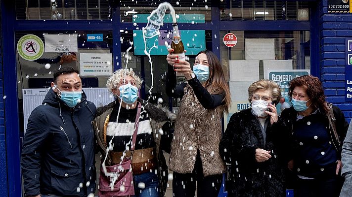 Telediario 1 - Los premios de la Lotería del Niño de 2021 reparten suerte en casi toda España