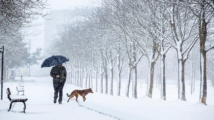 El tiempo - Viento fuerte y precipitaciones fuertes y persistentes en Canarias, Cádiz y Málaga