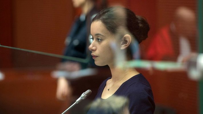 Cultura en Rtve.es - RTVE.es os ofrece en primicia el tráiler de 'La chica del brazalete', un emocionante drama judicial y generacional