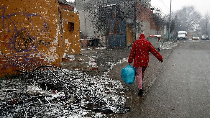 Telediario 1 - Vecinos de la Cañada Real rechazan el realojo ante las nevadas y piden que se restablezca la electricidad