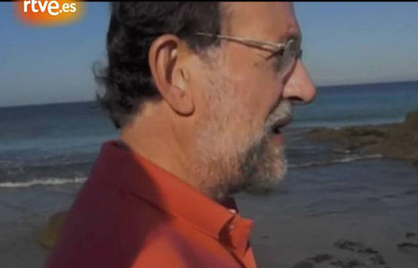 Rajoy se despide de sus vacaciones en un vídeo-blog titulado "Adiós al verano".