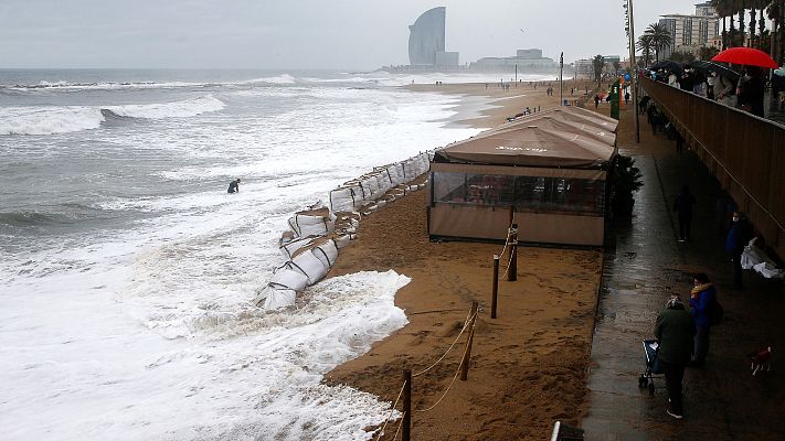 Telediario 1 - Los Mossos investigan la muerte por hipotermia de dos personas sin hogar en Barcelona